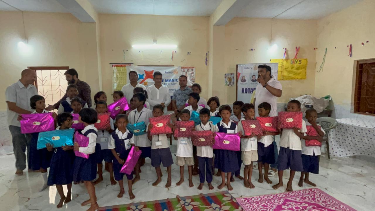 Read more about the article Distribution of new clothes to the under privileged children