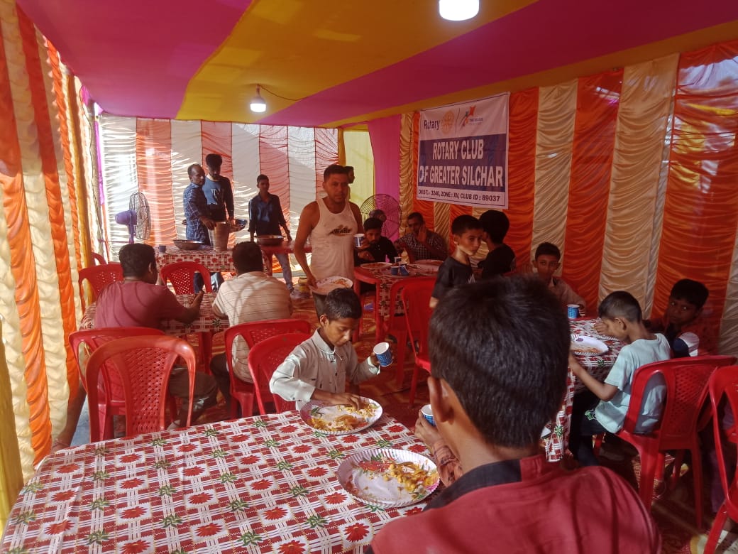 Read more about the article On the occasion of Vishwakarma Puja our club offered foods to approximately 300 persons.