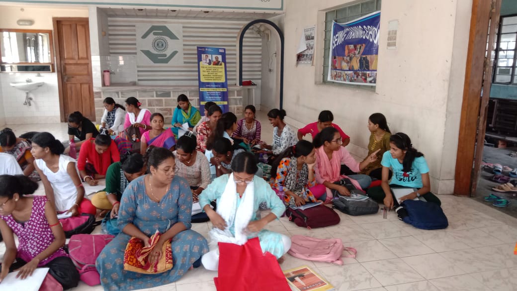 Read more about the article PDG Dr. Kirti Ranjan Dey, RID 3240 & PDC Mrs. Subinita Dey, IWD 324 Memorial Charitable Sewing Training Institute