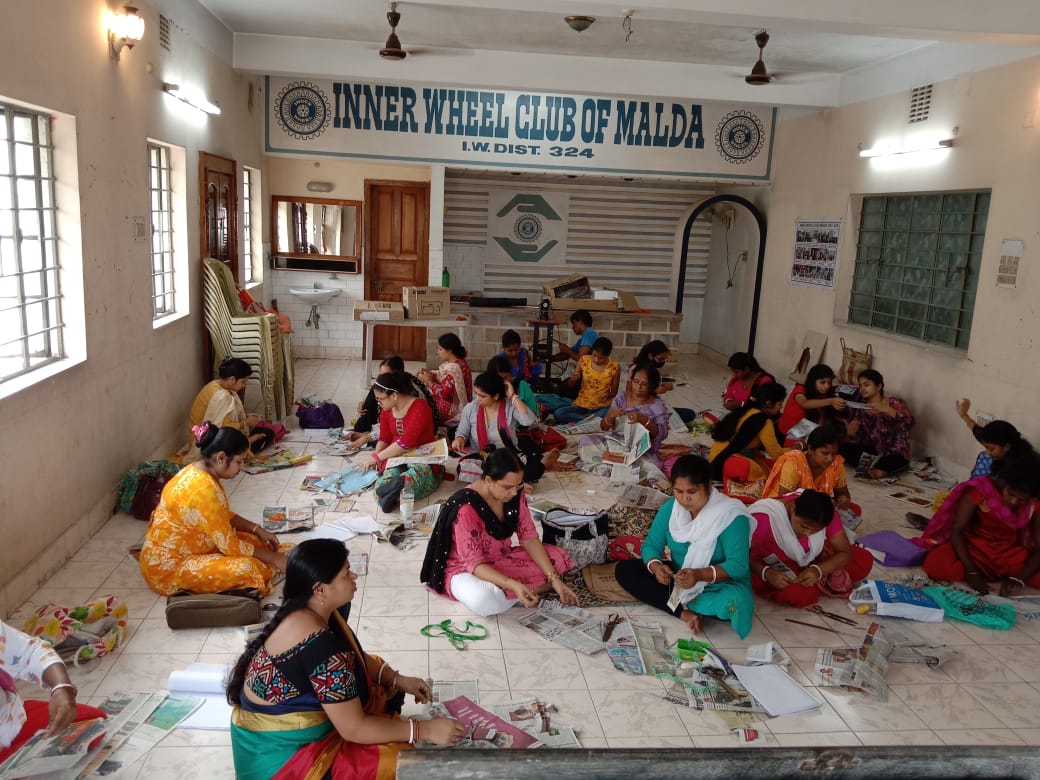 Read more about the article PDG Dr. Kirti Ranjan Dey, RID 3240 & PDC Mrs. Subinita Dey, IWD 324 Memorial Charitable Sewing Training Institute