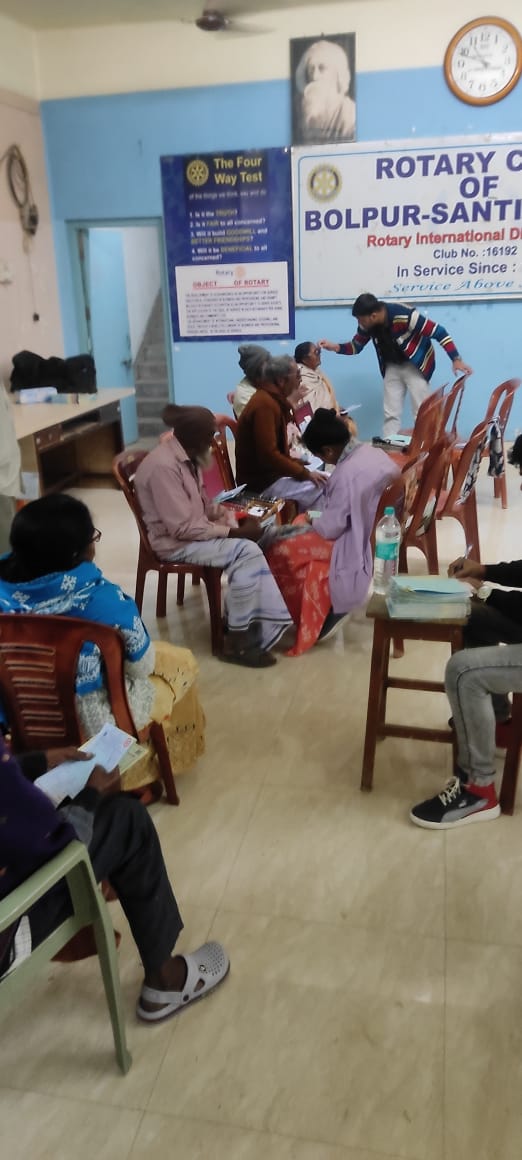 Read more about the article Eye camp and glass distribution