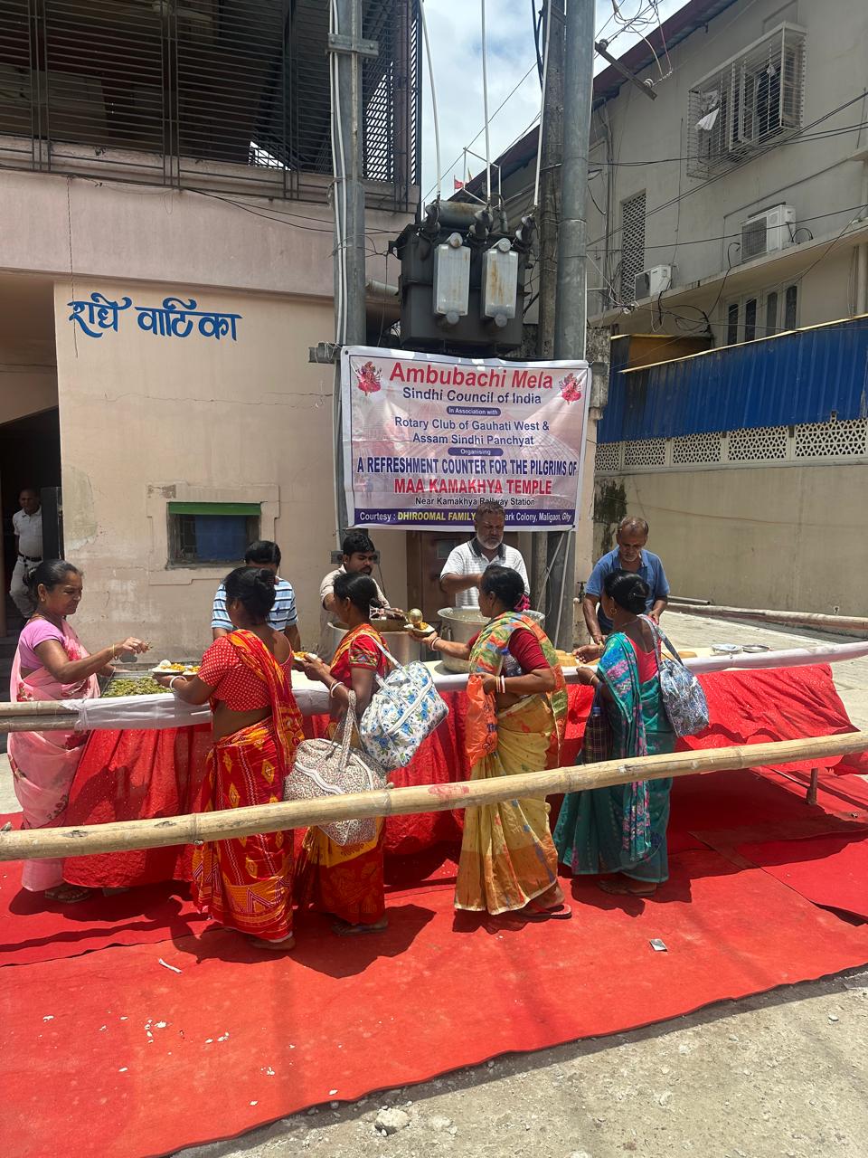 Read more about the article Serving the Community: RCGW Distributes Food to Ambubashi Mela Pilgrims